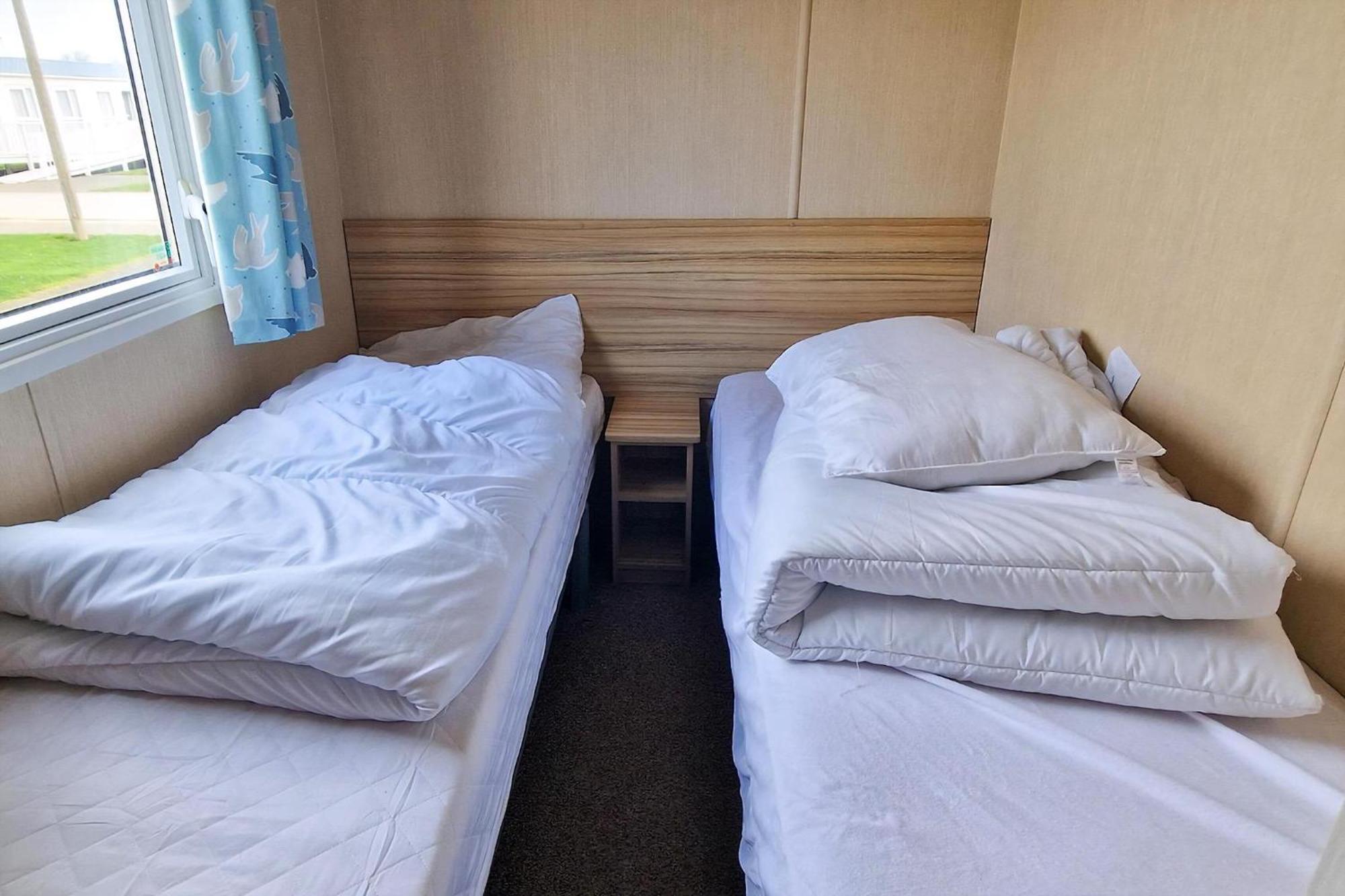 8 Berth Caravan For Hire At Manor Park Near To A Great Beach Ref 23041C Hunstanton Extérieur photo
