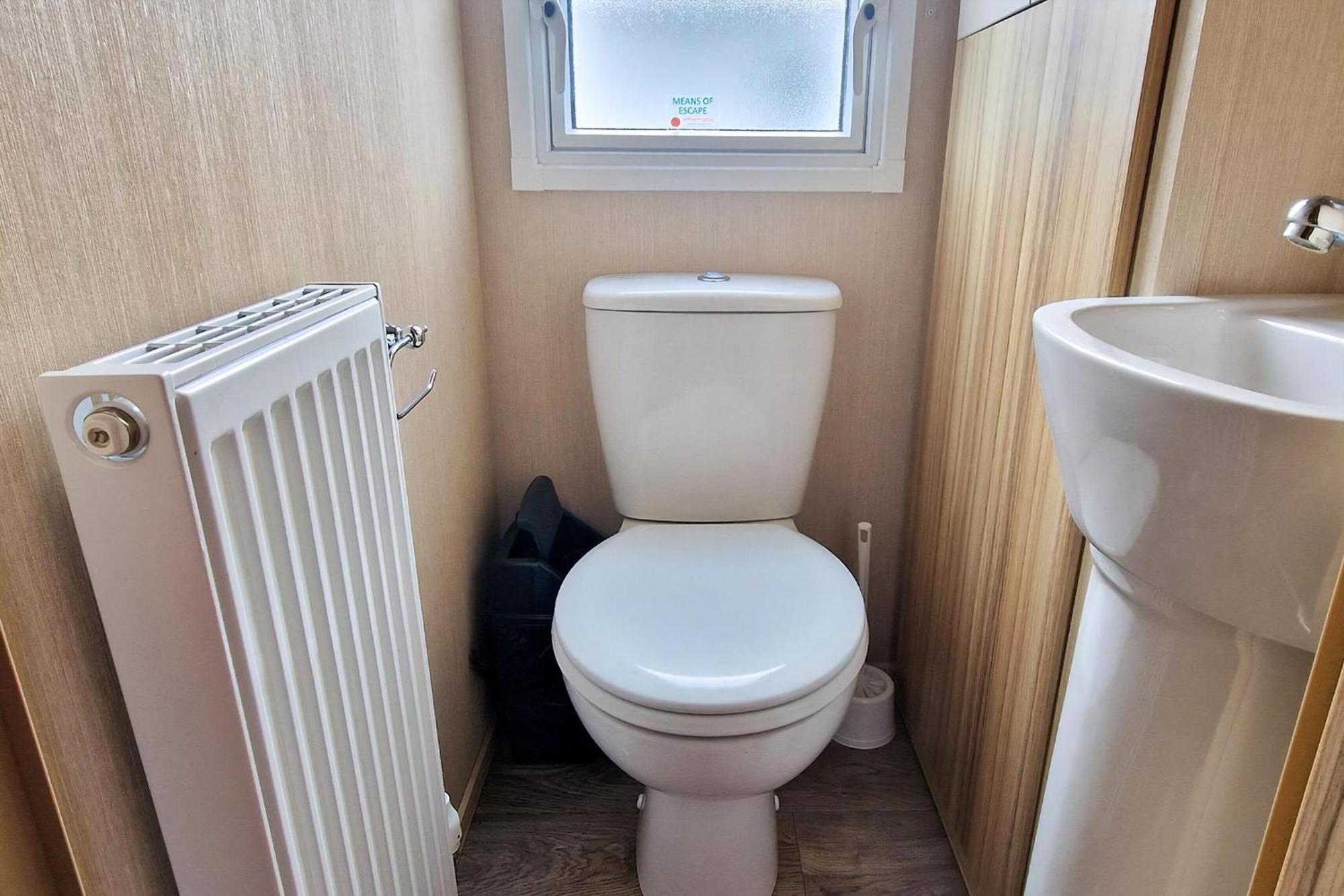 8 Berth Caravan For Hire At Manor Park Near To A Great Beach Ref 23041C Hunstanton Extérieur photo